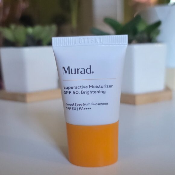 Murad City Skin Age Defense Broad Spectrum SPF 50 - Picture 3 of 7